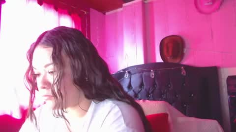Snapshot of nikkirous_ chatting on June 12, 5:45 pm Nikkirous online show from June 12, 5:45 pm