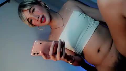 Snapshot of nikkita_hudson chatting on July 21, 6:32 pm nikkita_hudson online show from July 21, 6:32 pm