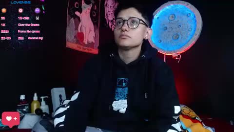 Snapshot of nikky_tomboy444 chatting on June 23, 2:04 pm Nikky online show from June 23, 2:04 pm