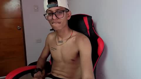 niklaus_wolf online show from March 8, 7:39 pm