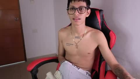 niklaus_wolf online show from April 28, 4:06 am