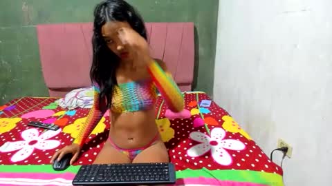 Snapshot of nikol_couple chatting on June 5, 4:08 am nikol_couple online show from June 5, 4:08 am