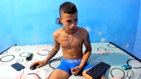 Snapshot of nikol_couple chatting on June 29, 5:35 pm nikol_couple online show from June 29, 5:35 pm