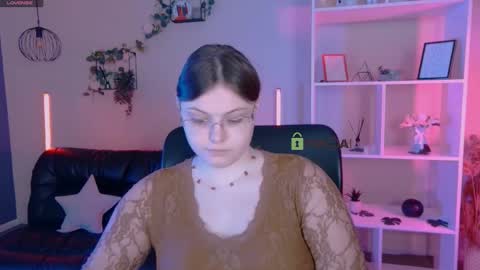 Snapshot of nikol_kitt chatting on June 1, 7:04 pm Little Niko Help me reach my goals online show from June 1, 7:04 pm