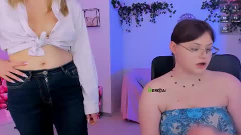 Snapshot of nikol_kitt chatting on July 2, 6:47 pm Little Niko Help me reach my goals online show from July 2, 6:47 pm
