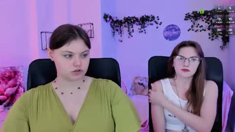 Snapshot of nikol_kitt chatting on July 26, 6:48 pm Little Niko Help me reach my goals online show from July 26, 6:48 pm