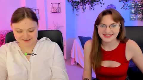 Snapshot of nikol_kitt chatting on July 29, 6:50 pm Little Niko Help me reach my goals online show from July 29, 6:50 pm