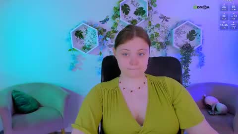 Snapshot of nikol_kitt chatting on July 30, 6:51 pm Little Niko Help me reach my goals online show from July 30, 6:51 pm