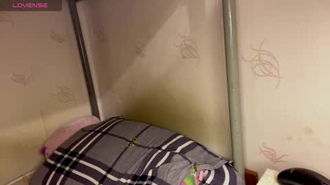 nikolasbucks online show from February 18, 9:00 pm