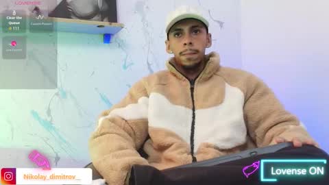 Snapshot of nikolay_dimitrov chatting on November 19, 6:35 am online show from November 19, 6:35 am