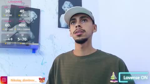 Snapshot of nikolay_dimitrov chatting on December 5, 7:06 am online show from December 5, 7:06 am