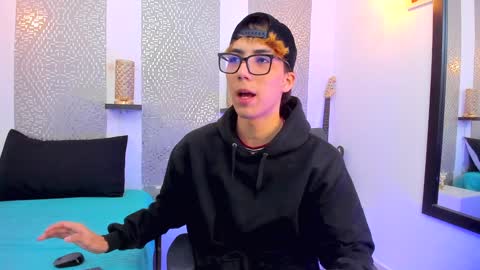    online show from December 25, 4:22 am