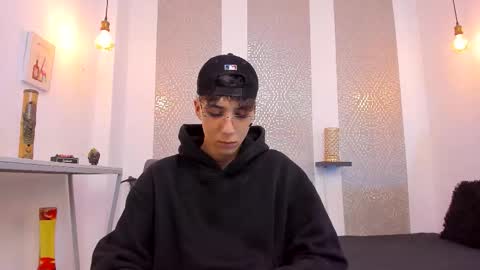    online show from November 3, 4:14 am