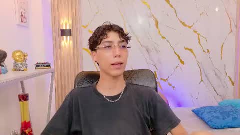 Snapshot of nikolay_gregori chatting on June 18, 9:14 am online show from June 18, 9:14 am