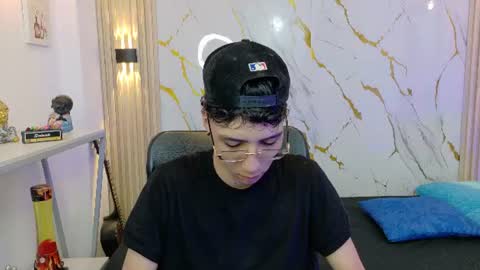 Snapshot of nikolay_gregori chatting on July 2, 3:34 am online show from July 2, 3:34 am