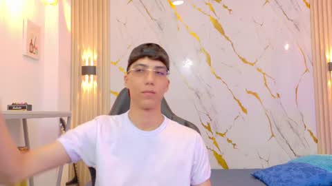 Snapshot of nikolay_gregori chatting on July 5, 4:07 am online show from July 5, 4:07 am