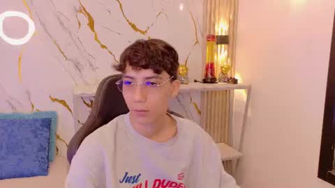 Snapshot of nikolay_gregori chatting on July 24, 5:27 am online show from July 24, 5:27 am