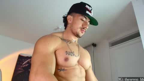 Snapshot of nikolaylisin chatting on October 3, 6:21 am Niko online show from October 3, 6:21 am