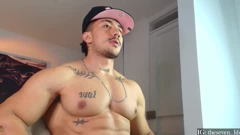 Snapshot of nikolaylisin chatting on October 6, 5:38 am Niko online show from October 6, 5:38 am