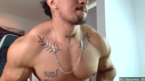 Snapshot of nikolaylisin chatting on October 8, 9:12 pm Niko online show from October 8, 9:12 pm