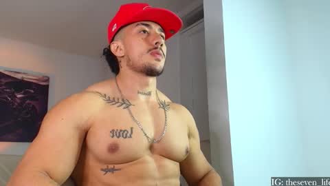 Snapshot of nikolaylisin chatting on October 16, 5:52 am Niko online show from October 16, 5:52 am