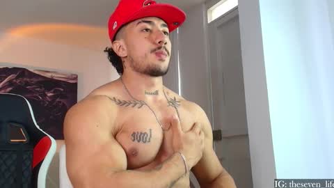 Snapshot of nikolaylisin chatting on October 18, 8:31 pm Niko online show from October 18, 8:31 pm