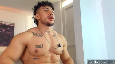 Snapshot of nikolaylisin chatting on November 4, 4:39 pm Niko online show from November 4, 4:39 pm