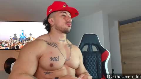 Snapshot of nikolaylisin chatting on January 10, 11:23 am Niko online show from January 10, 11:23 am