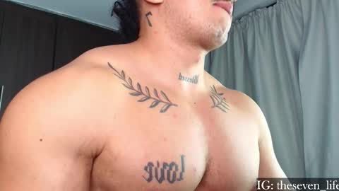 Snapshot of nikolaylisin chatting on March 21, 10:31 am Niko online show from March 21, 10:31 am