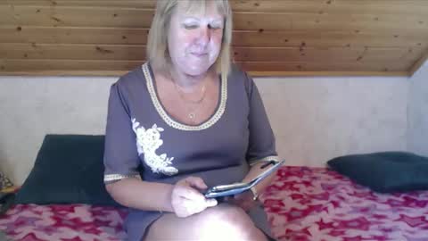 Nikole1 online show from May 8, 9:25 am