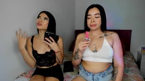 Snapshot of nikoleevanss chatting on February 20, 6:26 am Nikole online show from February 20, 6:26 am