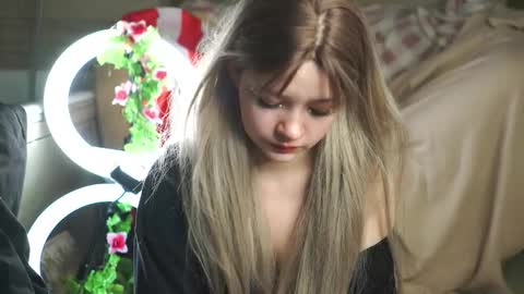 Snapshot of nikoli_naw chatting on September 12, 4:23 am nikoli_naw online show from September 12, 4:23 am