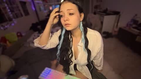 Snapshot of nikoli_naw chatting on October 28, 6:21 pm nikoli_naw online show from October 28, 6:21 pm