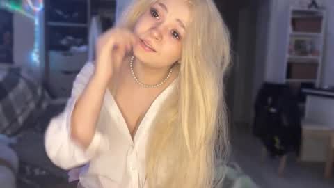 nikoli_naw online show from March 4, 7:53 pm