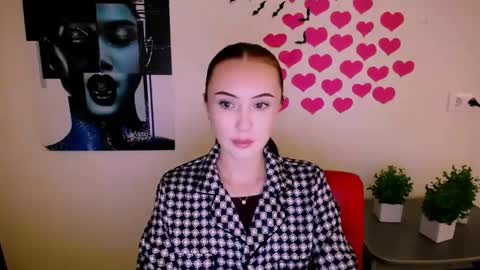 Snapshot of nikonara_ chatting on December 5, 4:12 pm nikonara_ online show from December 5, 4:12 pm