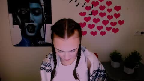 Snapshot of nikonara_ chatting on December 12, 3:37 pm nikonara_ online show from December 12, 3:37 pm