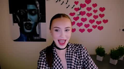 Snapshot of nikonara_ chatting on December 23, 2:17 pm nikonara_ online show from December 23, 2:17 pm