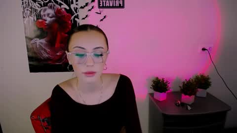 Snapshot of nikonara_ chatting on March 9, 7:15 pm nikonara_ online show from March 9, 7:15 pm