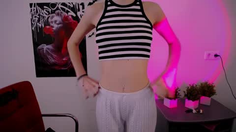 Snapshot of nikonara_ chatting on March 12, 11:31 am nikonara_ online show from March 12, 11:31 am