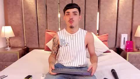 Niko Stone online show from May 20, 4:51 am