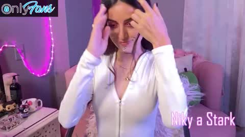 Snapshot of nikyastark chatting on November 16, 3:23 am Niky A Stark online show from November 16, 3:23 am