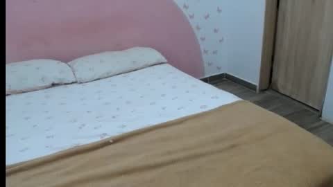 Snapshot of nila_kaia chatting on July 10, 1:43 am nila online show from July 10, 1:43 am