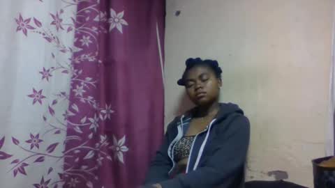 Snapshot of nilahmarie chatting on November 9, 1:15 am nilah online show from November 9, 1:15 am