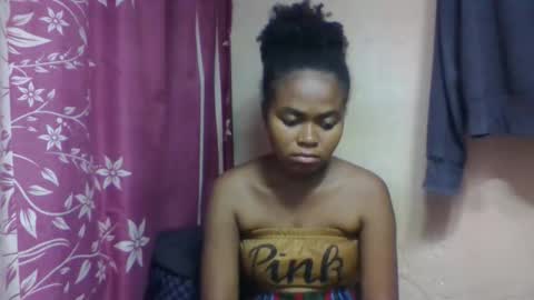 Snapshot of nilahmarie chatting on December 2, 2:56 pm nilah online show from December 2, 2:56 pm