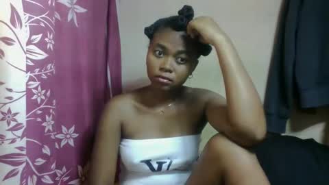 nilah online show from March 14, 5:02 am