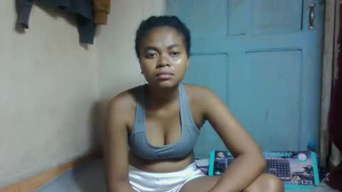 nilah online show from March 28, 7:24 pm