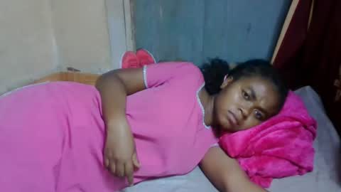 nilah online show from April 25, 1:52 pm