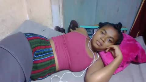Snapshot of nilahmarie chatting on May 18, 6:47 pm nilah online show from May 18, 6:47 pm