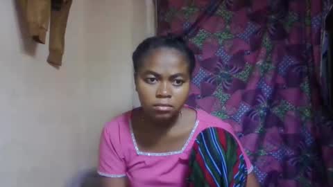 Snapshot of nilahmarie chatting on June 4, 5:24 am nilah online show from June 4, 5:24 am