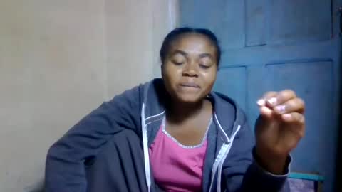 Snapshot of nilahmarie chatting on June 19, 6:01 pm nilah online show from June 19, 6:01 pm